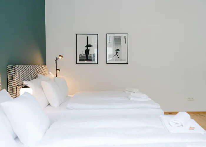 Calm 1br Perfect For 4-6 Metro Close To Naschmarkt Apartment Wien